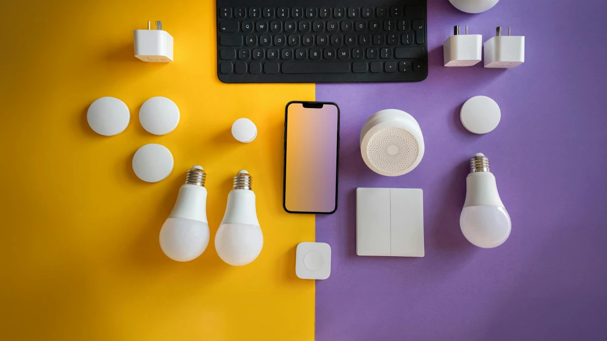 Apple (AAPL) CEO John Ternus Takes Charge Amid AI Strategy Challenges