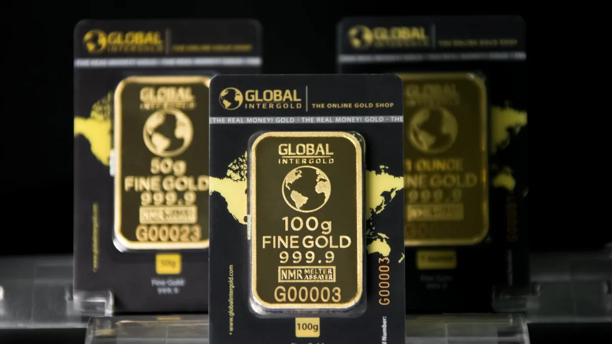 Gold prices dip as U.S.-Iran talks stall; Fed decision awaited