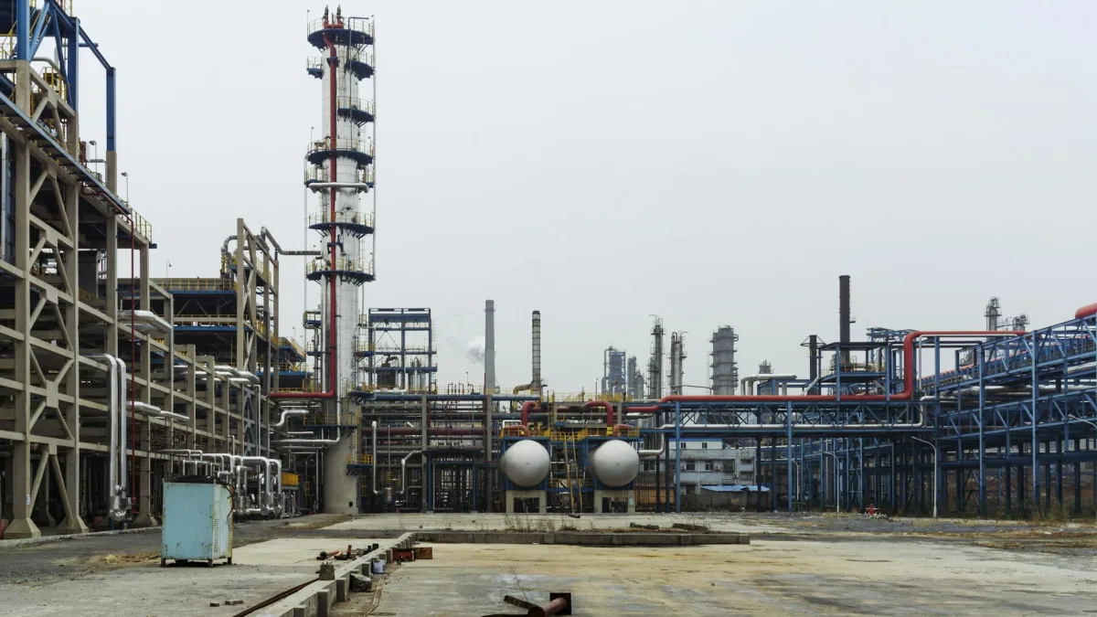 UAE (OPEC) Departure Affects Global Oil Markets as Production Surges