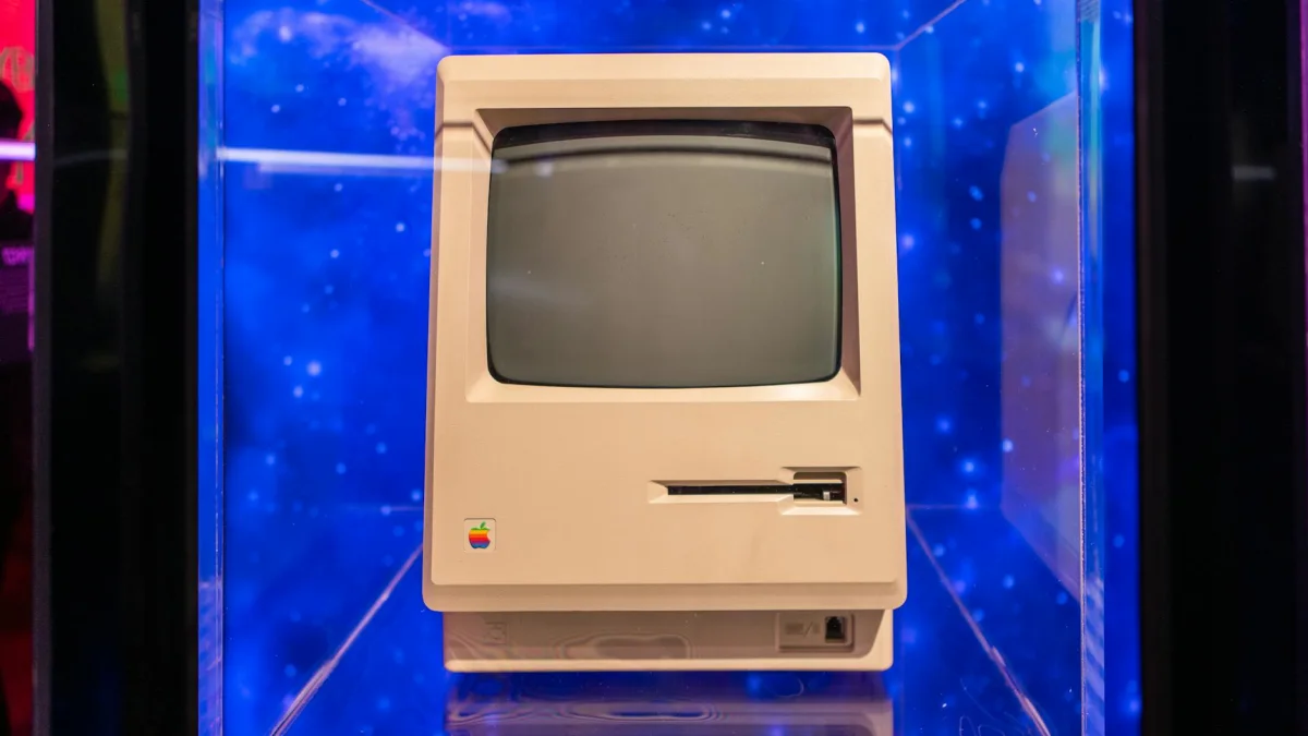 Apple (AAPL) Continues Strong Performance in Cash Generation