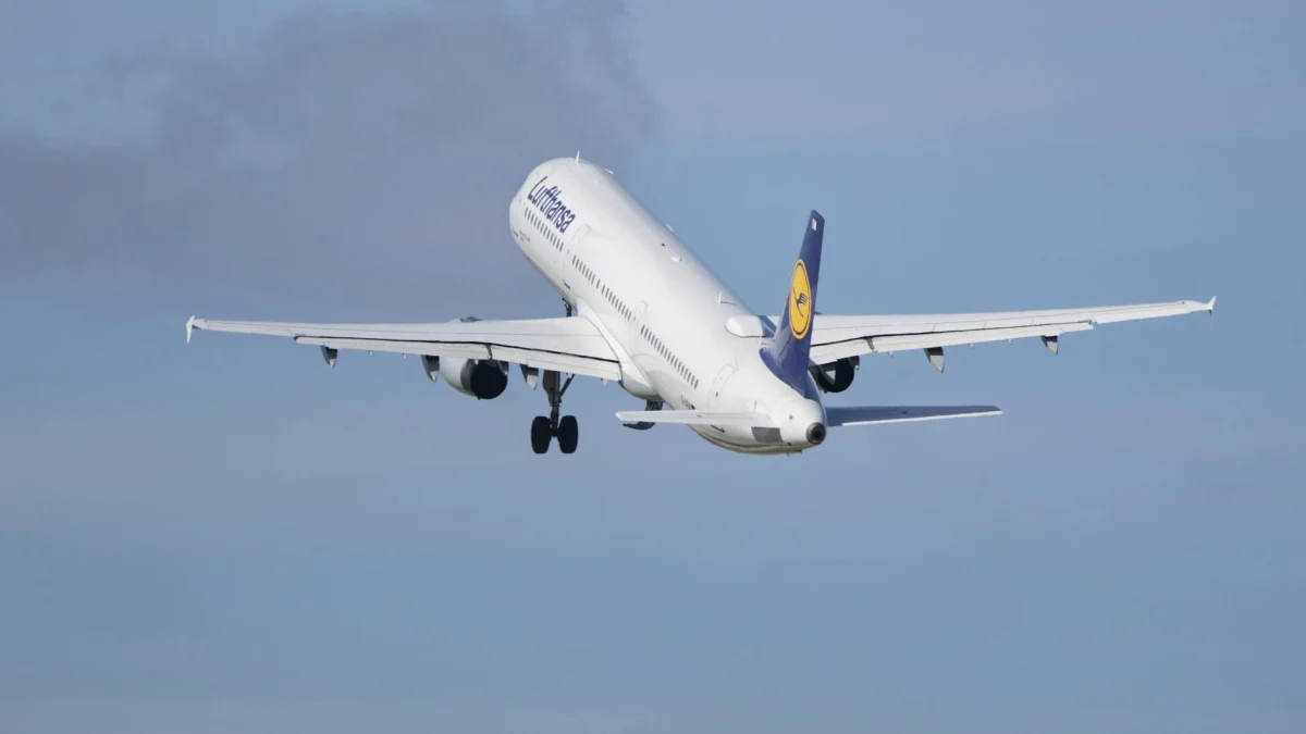 Lufthansa (LHA) to incur $2 billion in extra fuel costs due to conflict