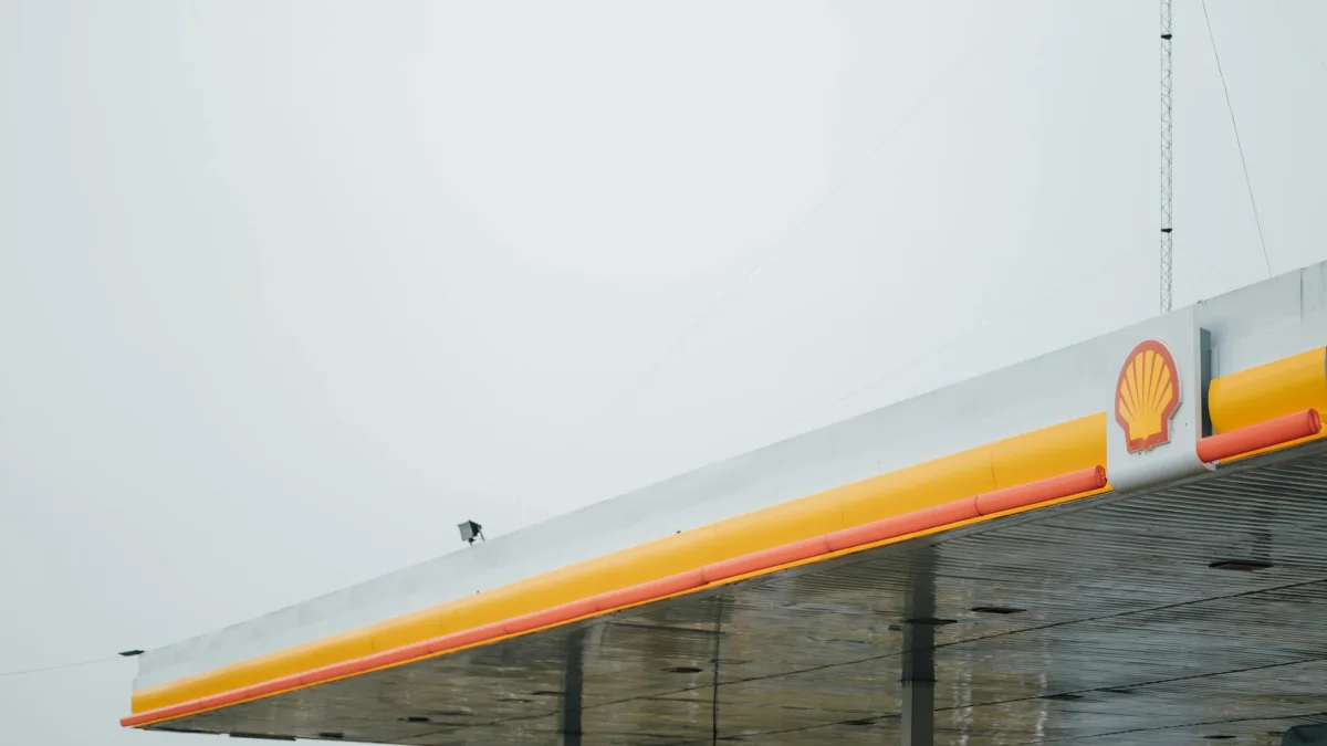 Shell (SHEL) Reports $6.9B Profit Amid Rising Oil Prices