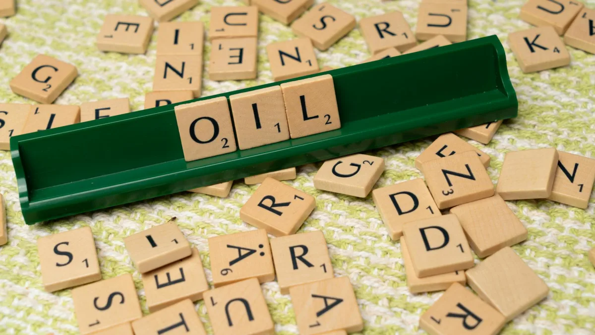 Oil (WTI) Falls Below $100 on Middle East Peace Hopes