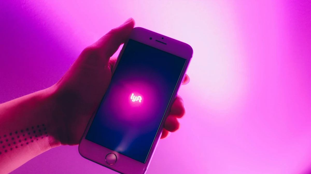 Lyft (LYFT) Q1 2026 Revenue Beats Expectations While EPS Misses