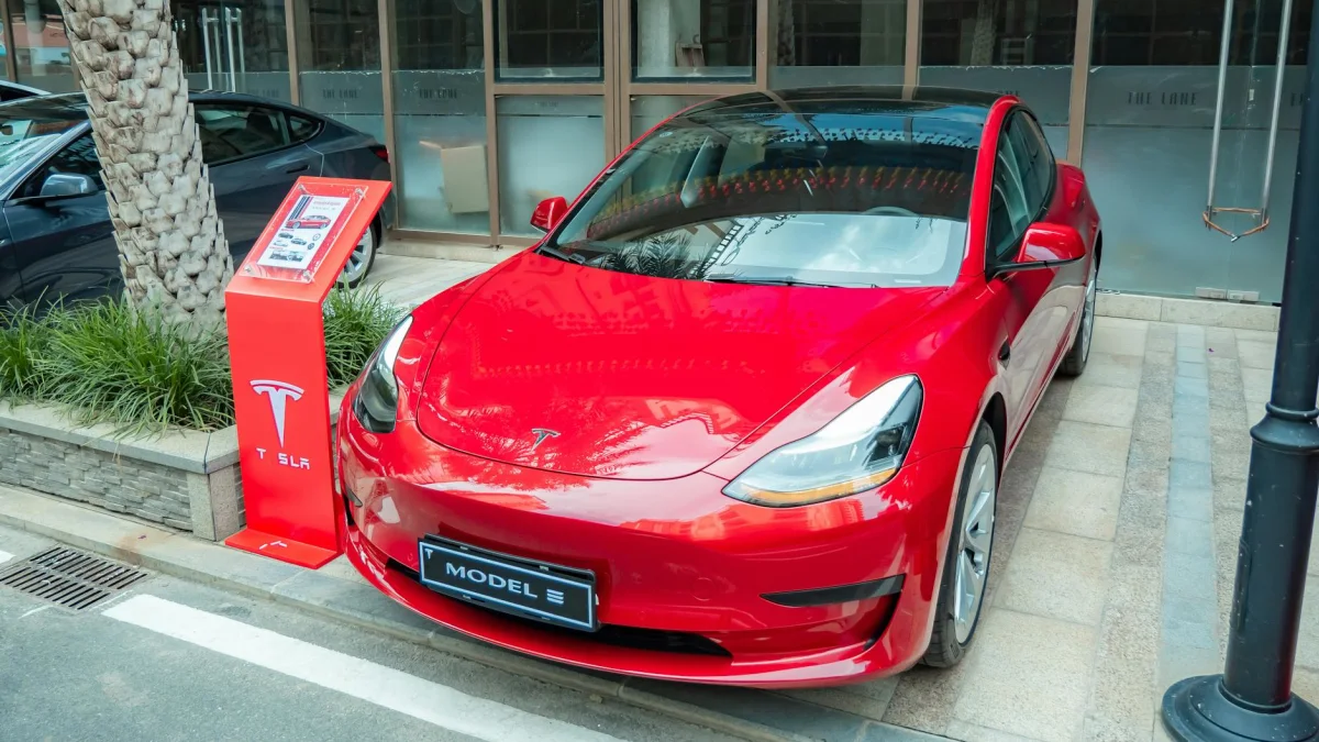 Tesla (TSLA) and Rivian (RIVN) Set to Lead $10 Trillion Robotaxi Market