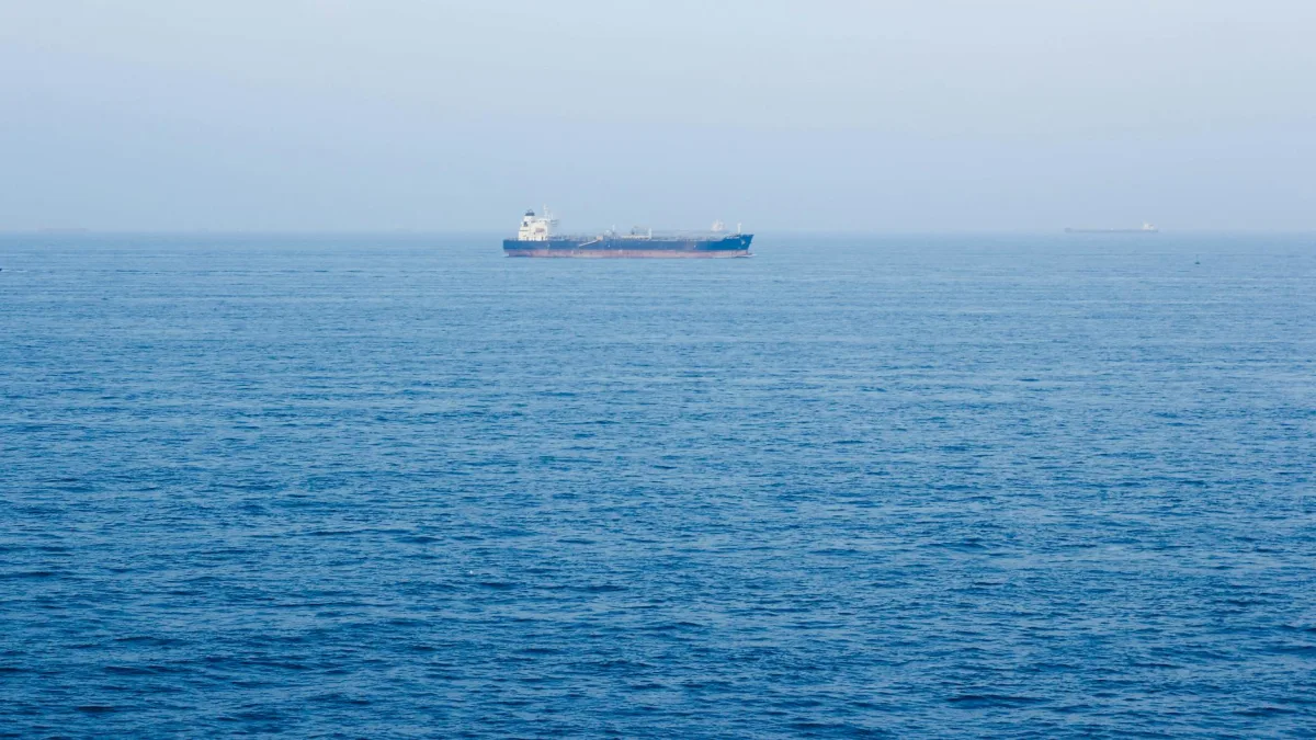 Qatari Tanker Al Kharaitiyat Crosses Strait of Hormuz Amid Conflict