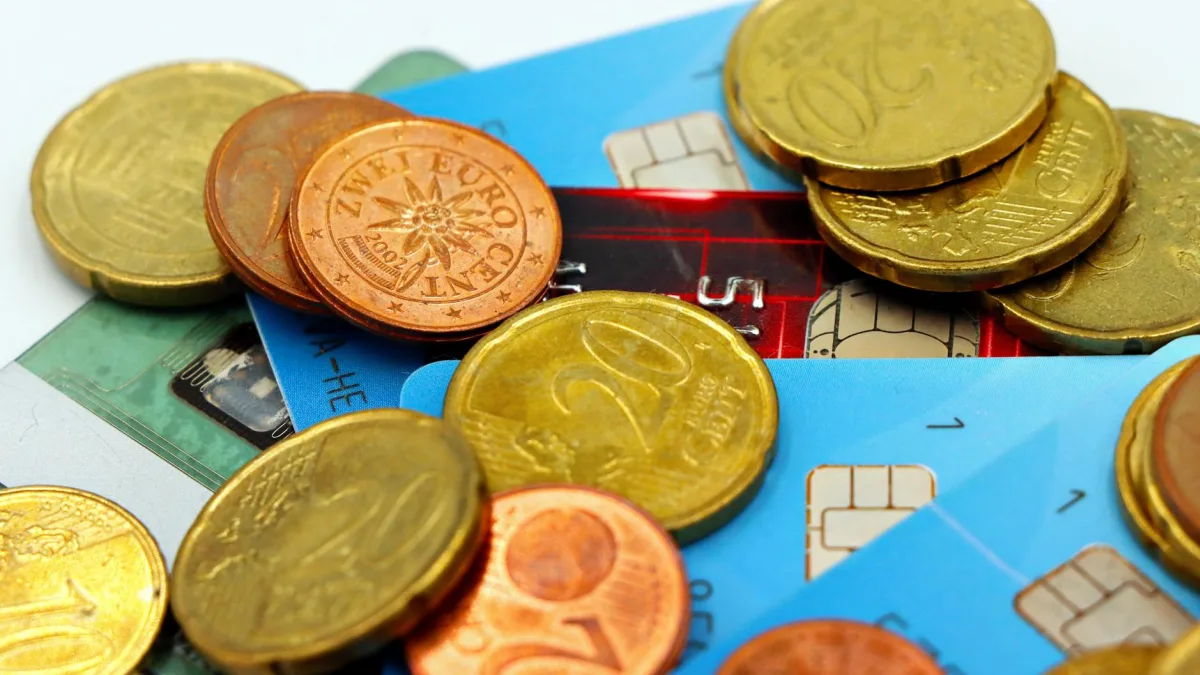 Apollo (APO) Negotiates Sale of $3 Billion Private Credit Fund