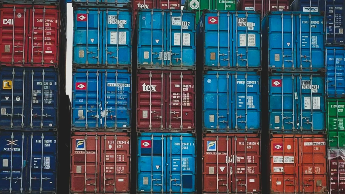 China's Food Stockpiles and Fertilizer Exports Impact Global Supply