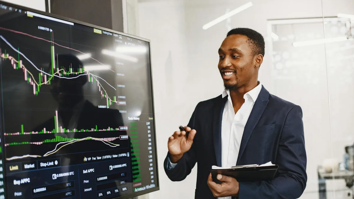 Chancellor Leadership Contest Sparks Bond Market Jitters