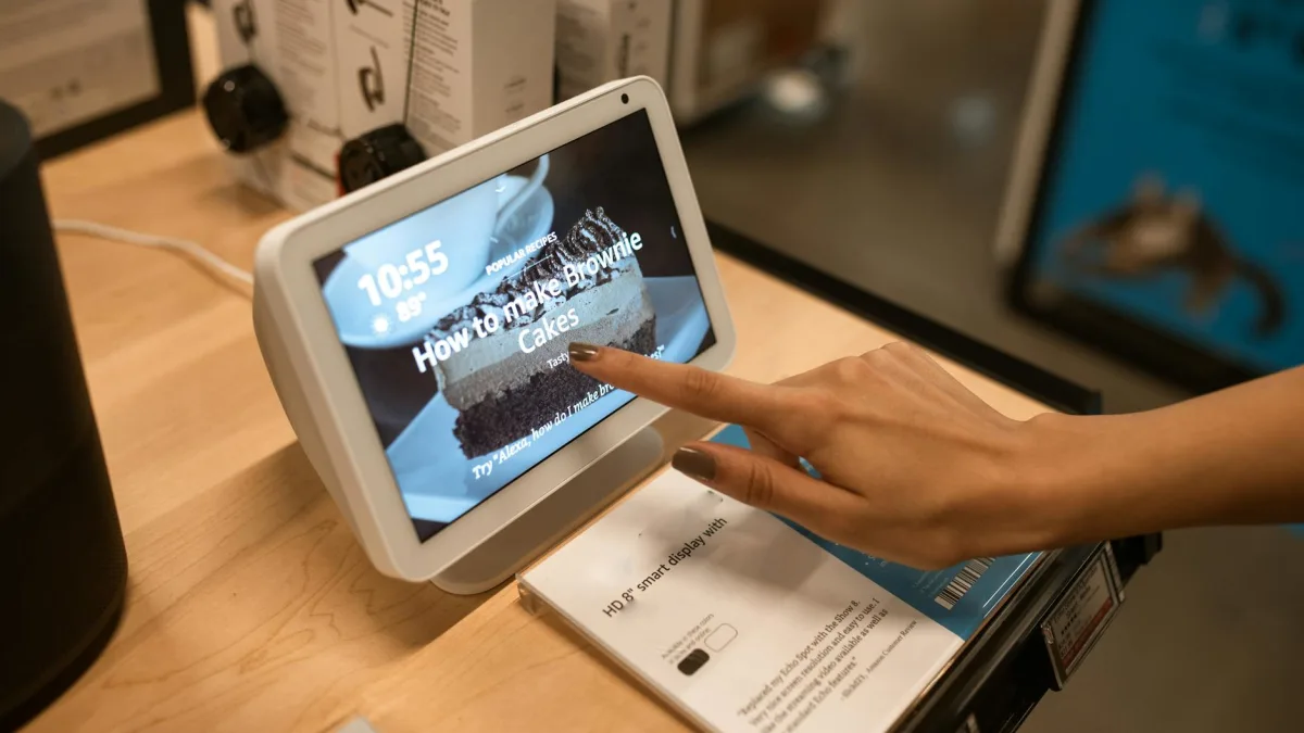 Amazon (AMZN) Merges Rufus AI Shopping Assistant with Alexa+ Service