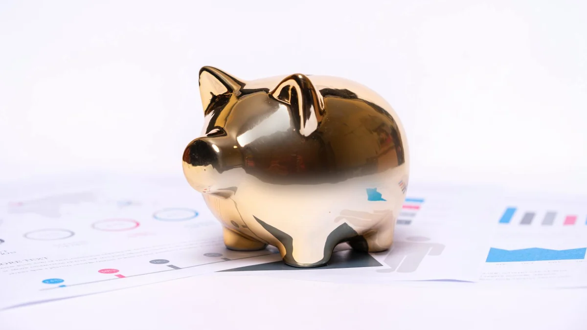 UK Gilts Hit 5.040% as Leadership Contest Threatens Stability