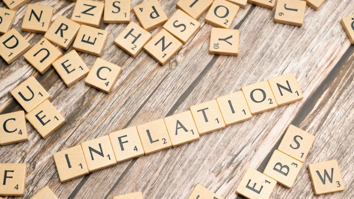 Chances of US Stagflation Rise to 40%, Experts Warn Traders