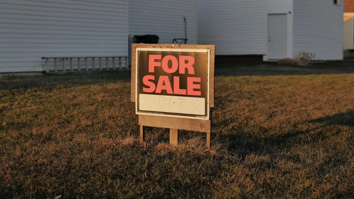 Home Sellers Seek Feedback Amid Market Stagnation for Sales