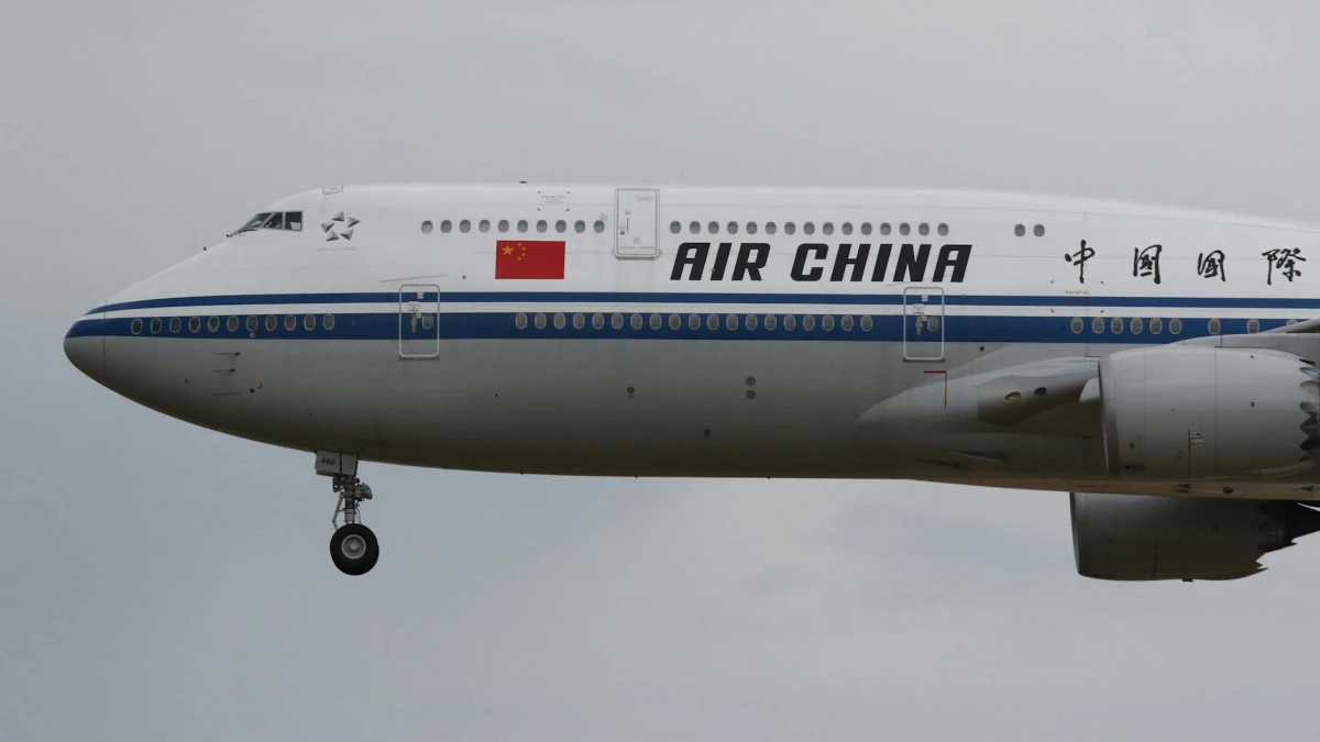 Boeing (BA) Shares Decline Amid Trump China Summit Deals