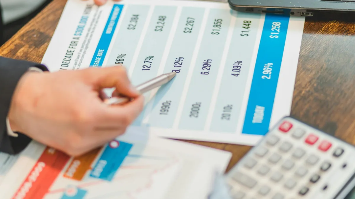 MUFG (8306) Reports 30% Profit Increase for Fiscal Year 2026