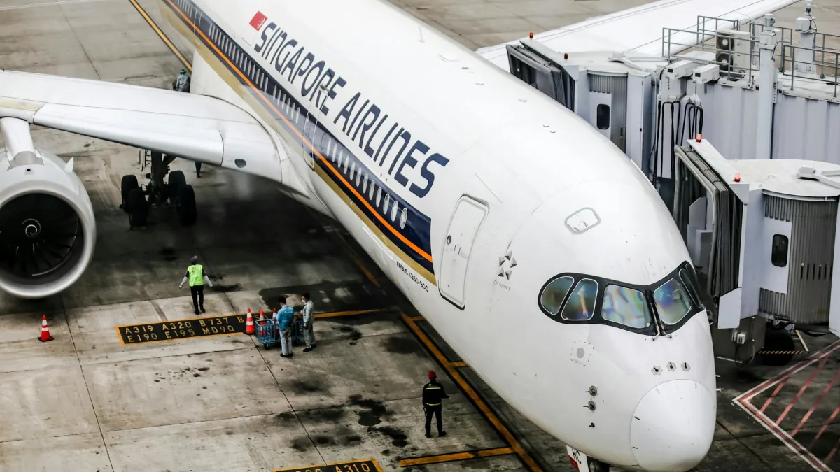 Singapore Airlines (SIA) Reports Record Revenue of SG$20.5B