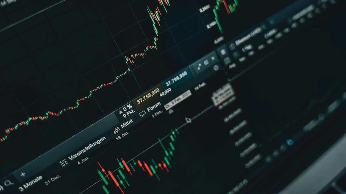 Applied Materials (AMAT) and Intel (INTC) Lead Premarket Stock Moves