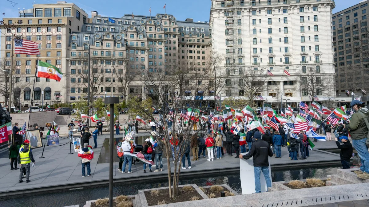 Iran proposes reparations and US troop withdrawal in peace talks