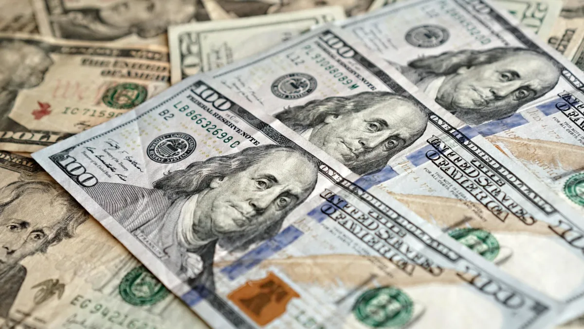 U.S. Dollar Strengthens Amid Fed Outlook and Middle East Deal Uncertainty