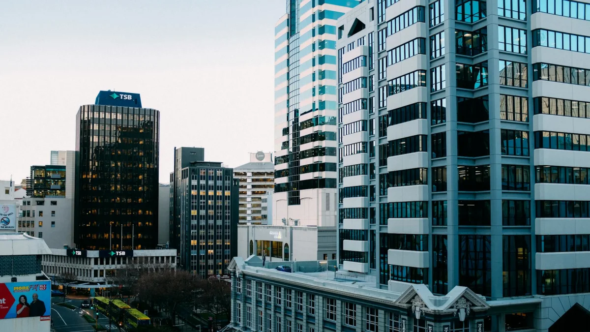 New Zealand Central Bank Holds Rates at 2.25% Amid Q3 Hike Speculation