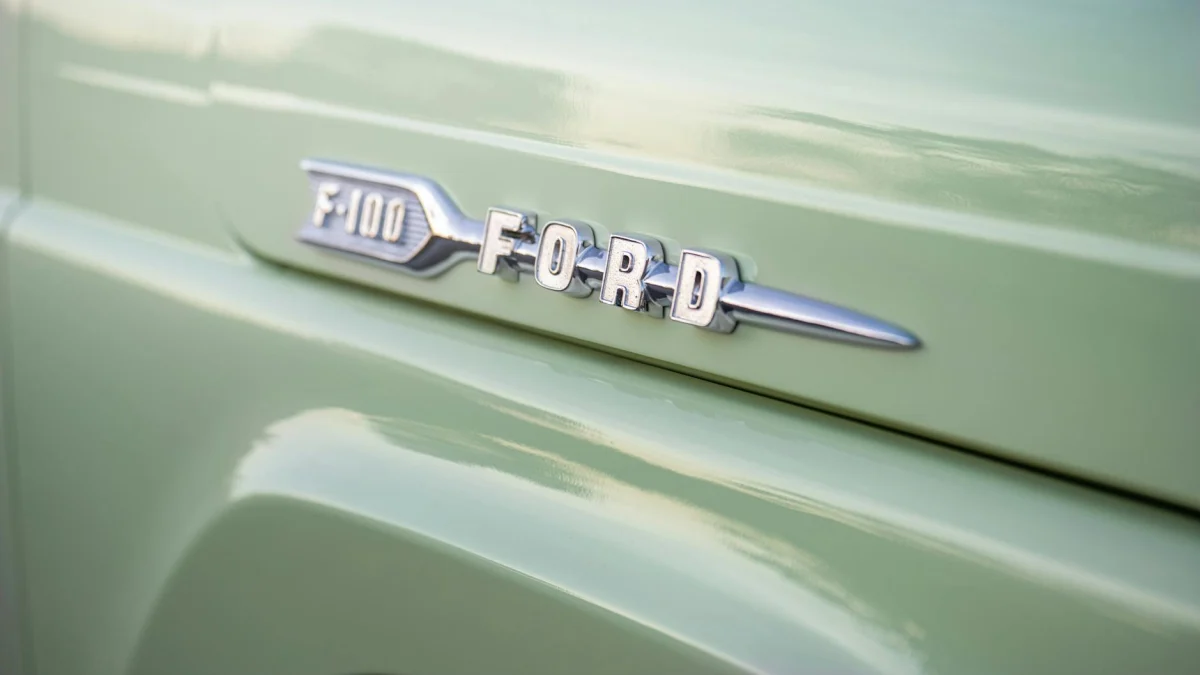 Ford (F) Stock Reaches 52-Week High of $14.94, Key Milestone