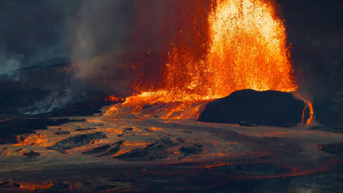 Magnitude 6.0 Earthquake Near Kilauea Volcano in Hawaii