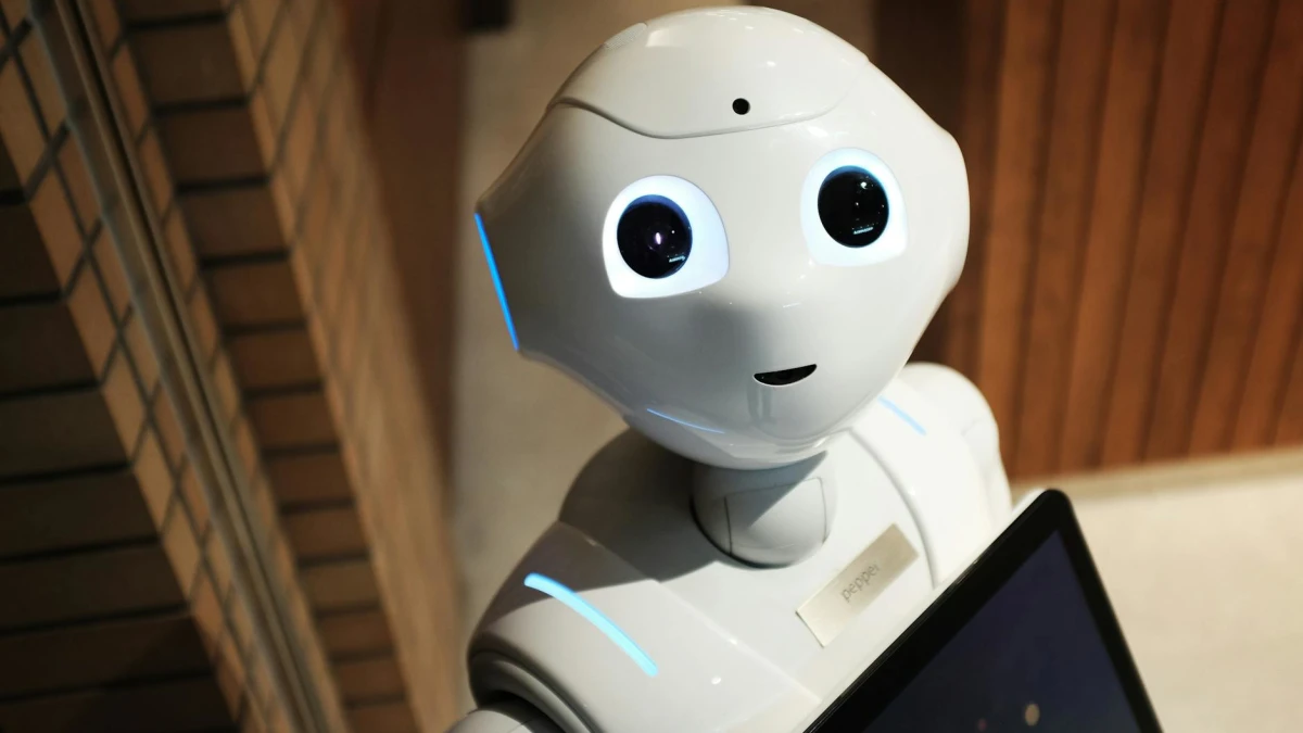 Palantir (PLTR) Valuation Debate Amid AI Growth Factors