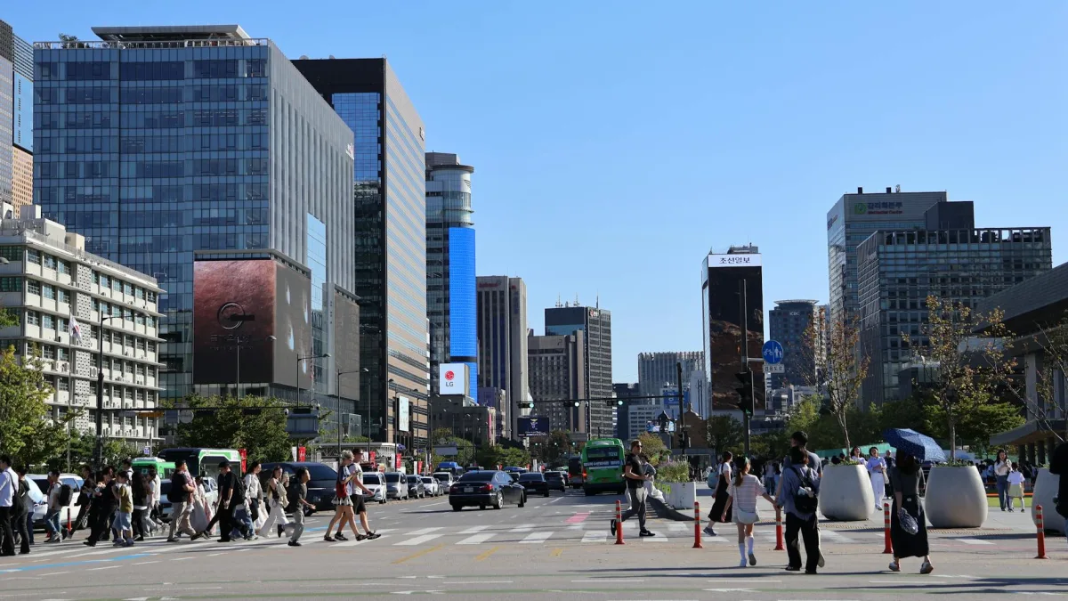 Samsung (005930) Leveraged Stock ETFs Launch in South Korea