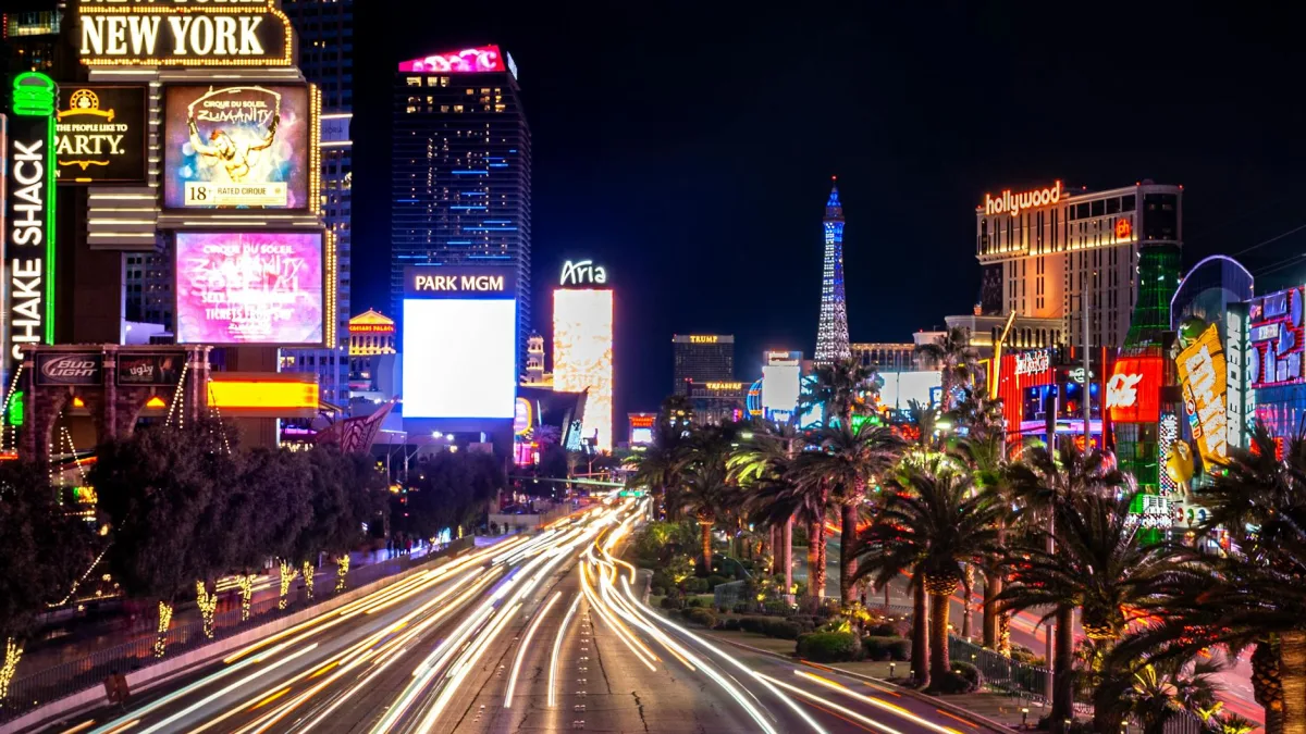 MGM (MGM) Stock Faces Las Vegas Headwinds in SWOT Analysis