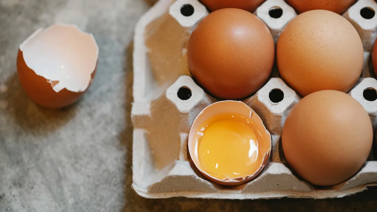 UK Egg Prices Rise 80% from £1 to £1.80 in 2023 Amid Shortages