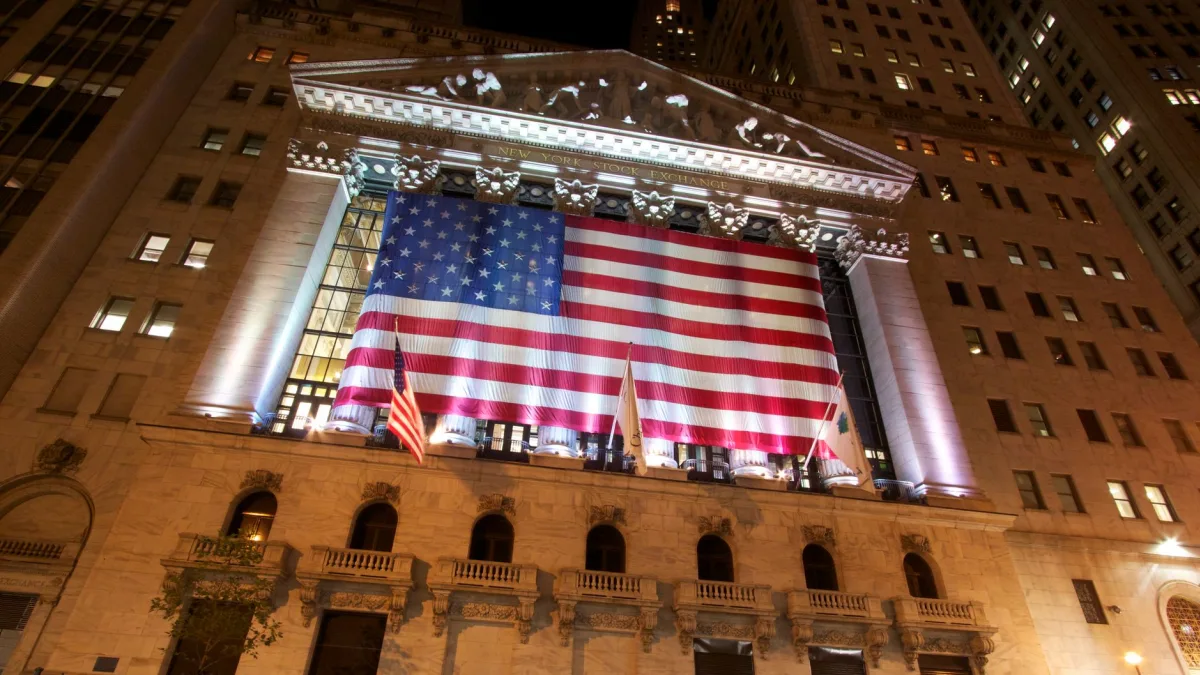 USMV ETF Offers Low Volatility Investment Options for Summer