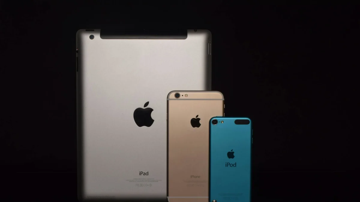 Apple (AAPL) Tech Sales Up to 50% Off This Memorial Day Weekend