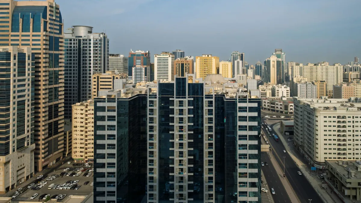 Asian Equities and Oil Prices Mixed Amid Middle East Developments