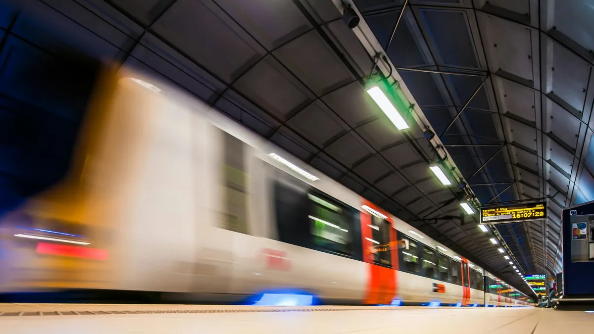 UK to Upgrade 1,400 Trains with New Satellite WiFi Technology