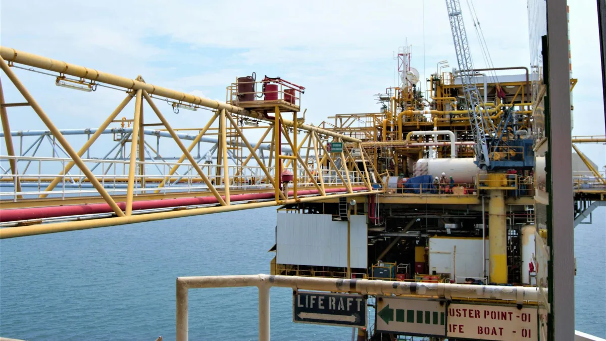 Strait of Hormuz Shutdown Impact on Oil Markets Explained