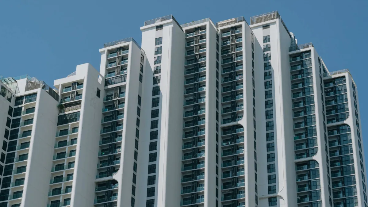 Realty Income (O) Stock Up 15% Year-to-Date with 5% Dividend Yield