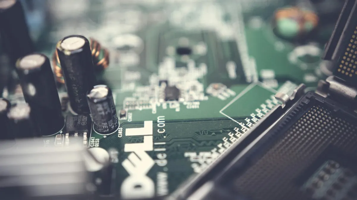 Palantir (PLTR) Rises 10% After Dell (DELL) Earnings Report