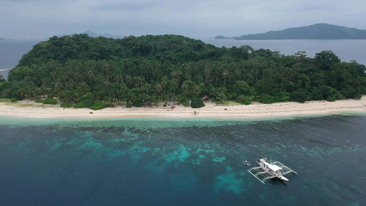China (CHN) Patrols Scarborough Shoal Amid Philippines Threat Warning