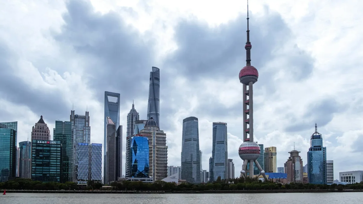 China PMI at 51.8 in May, Exceeds Expectations Despite Slowdown