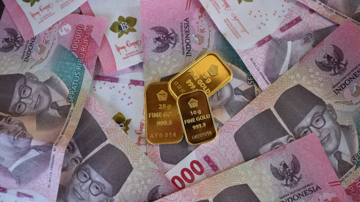 Indonesian Stocks Decline to 14-Month Low Amid Rupiah Weakness