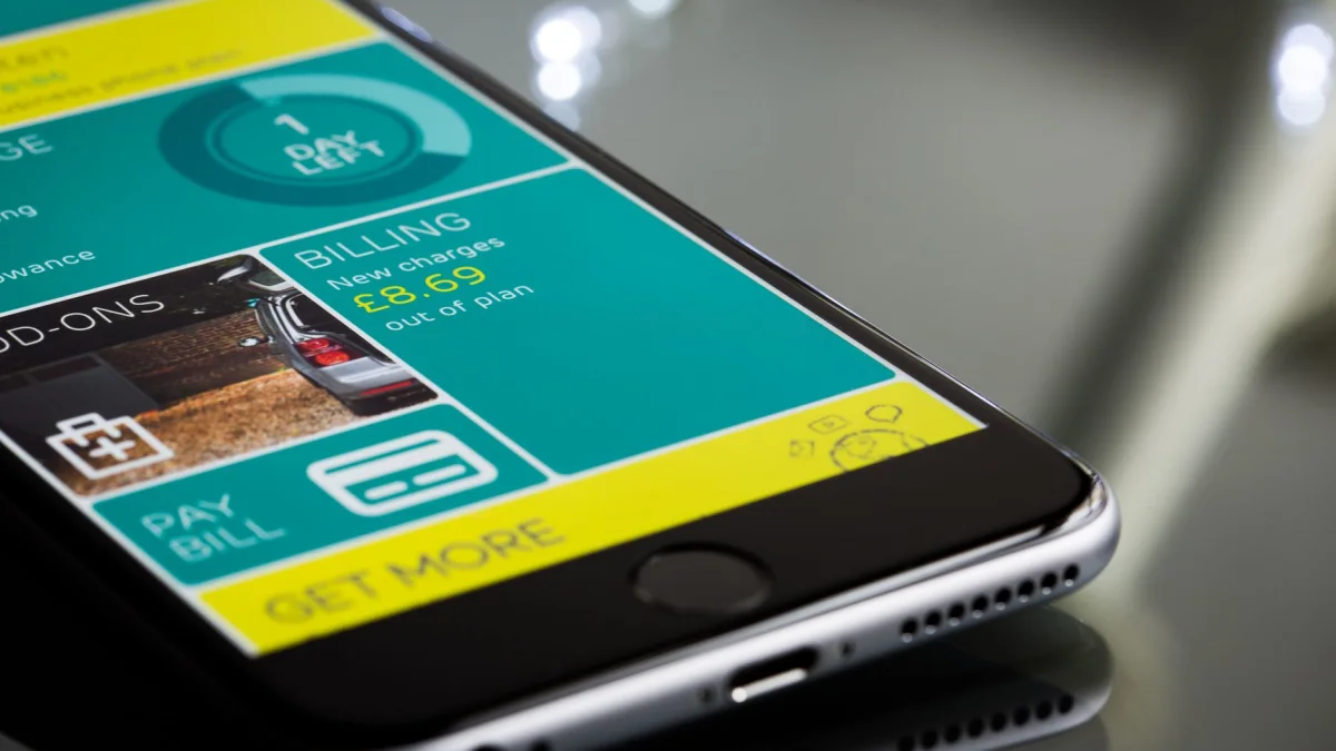 Lloyds (LLOY) Banking App Outage Affects Thousands of Users