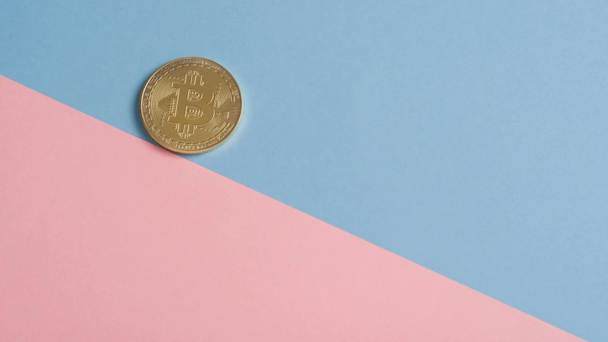 Bitcoin (BTC) Prices Hit Lowest Since April 2026 Amid Sell-Off