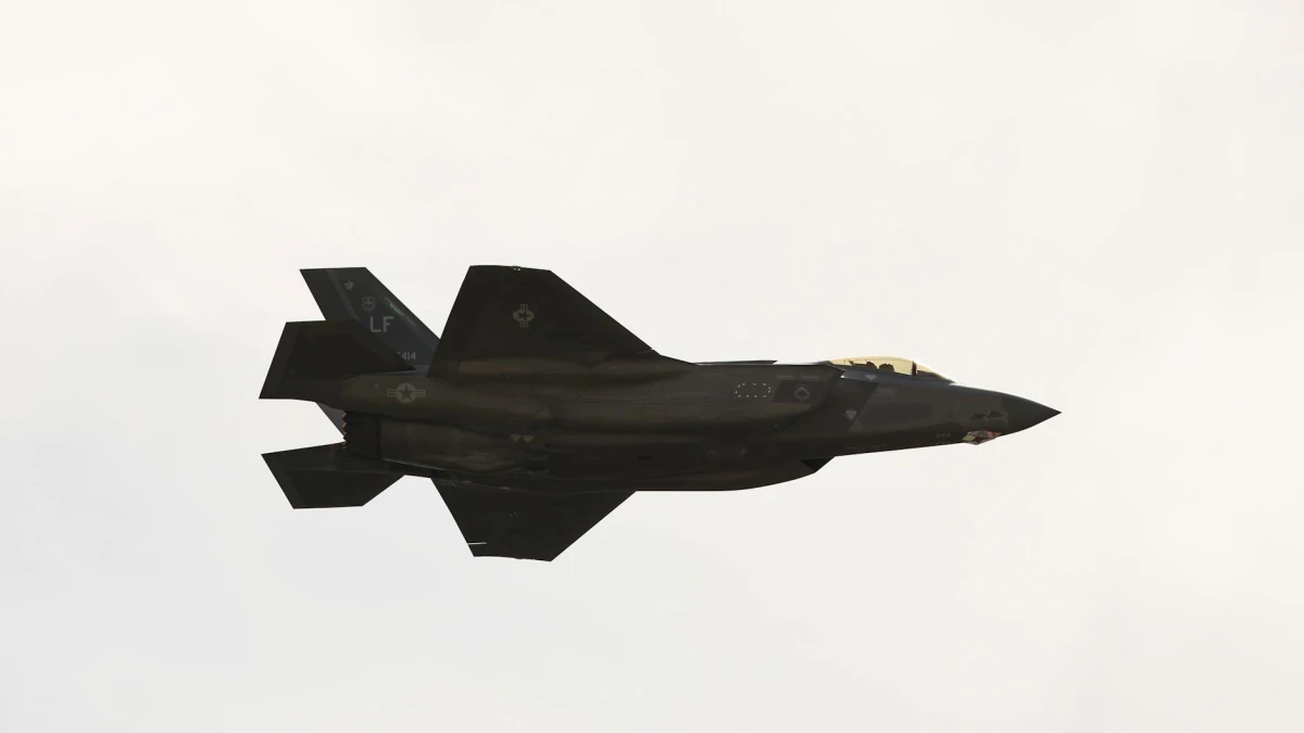 US-Iran Military Strikes Increase Tensions Amid Ceasefire