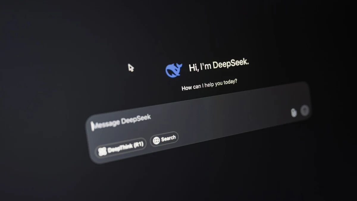 Hinge (CLIENT) Users Increase to 1.5M Amid AI Conversation Tools