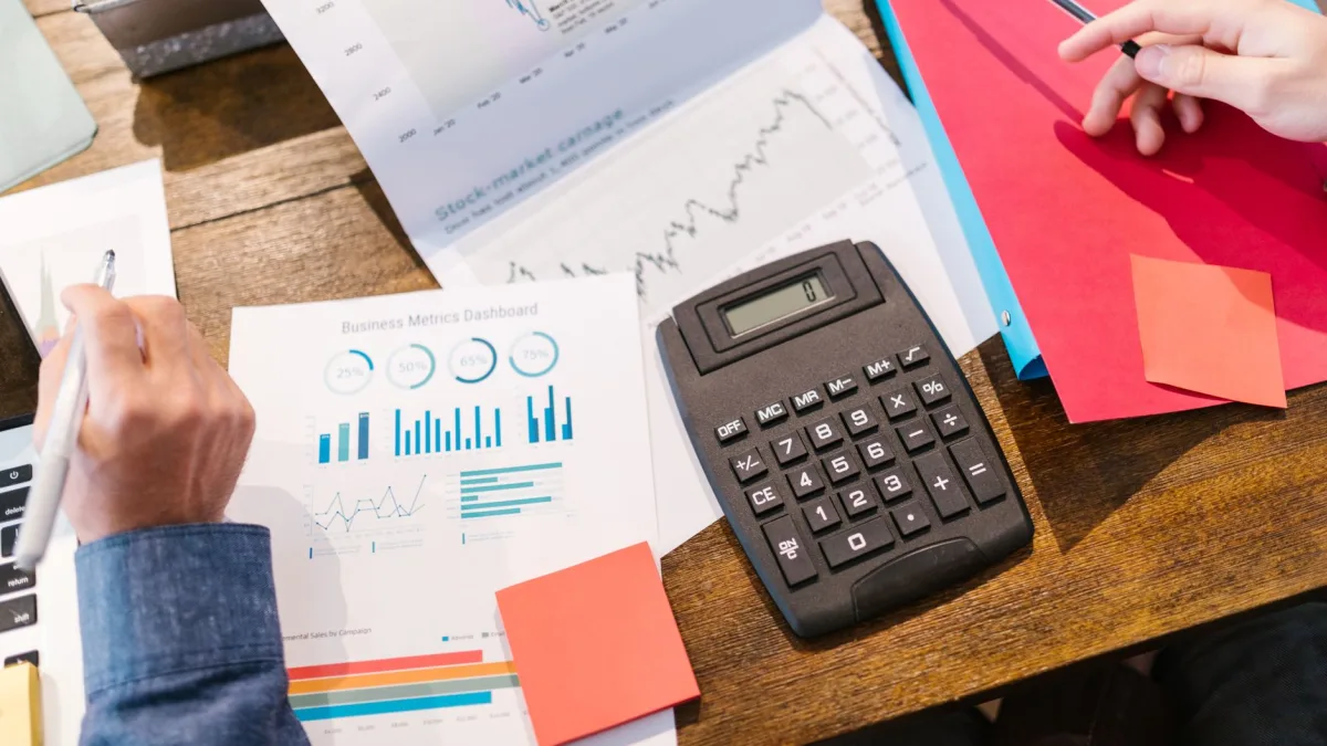 LQD vs SCHQ: Bond Fund Comparison Shows Key Metrics