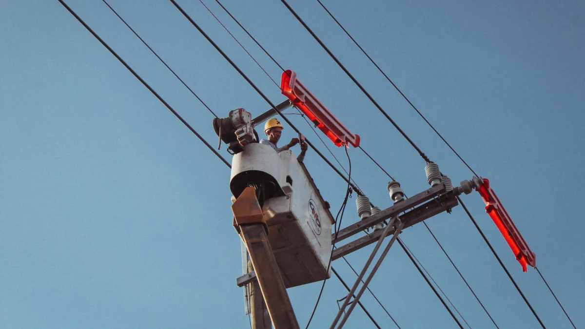 U.S. Faces 42% Shortfall in Mechanics and Electricians