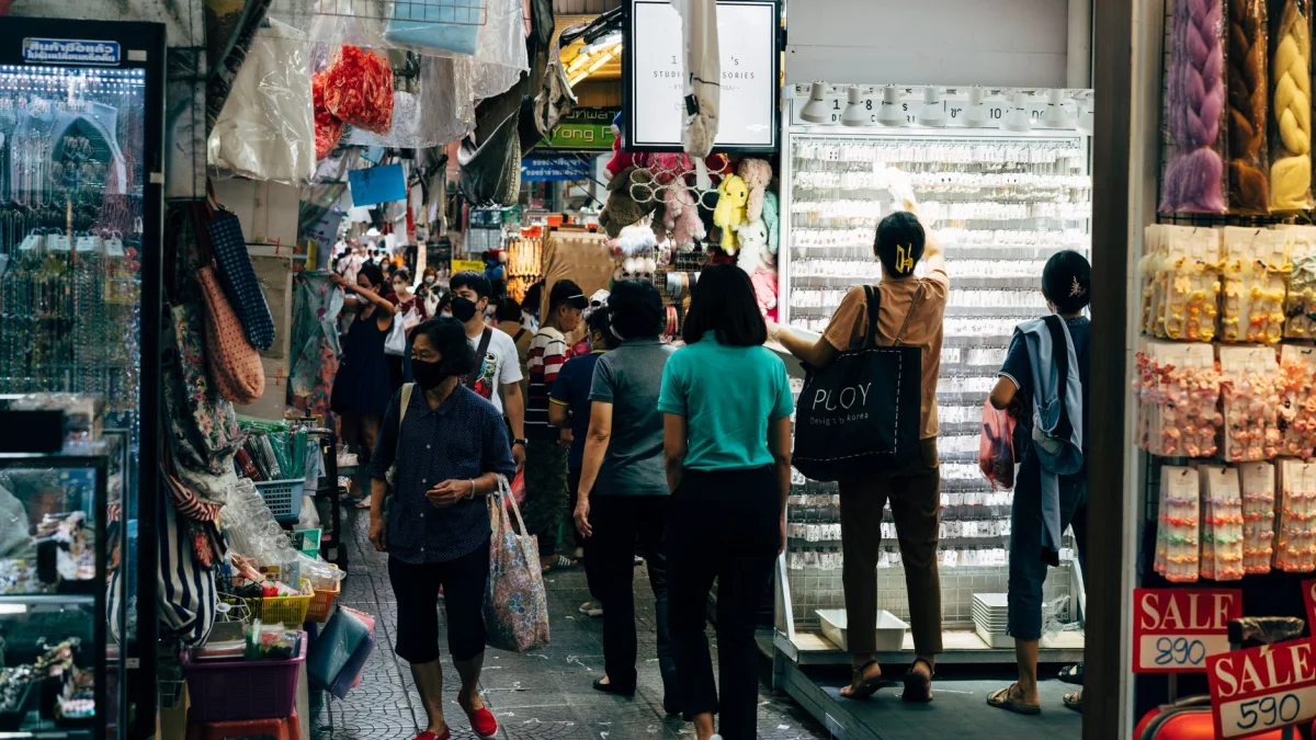 UK High Streets: Over 3600 Shops Linked to Illegal Goods in 2024-25