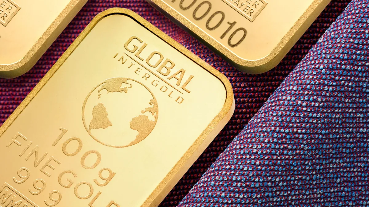 Silver (XAG) Drops 16% to $67.51 as Bears Take Control