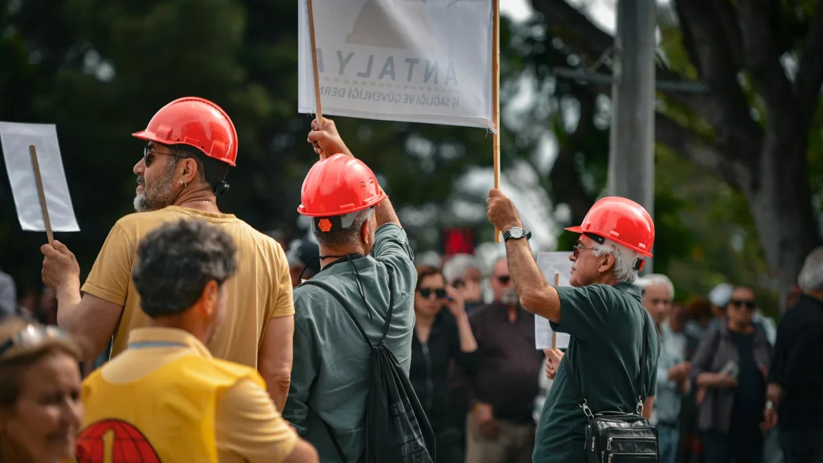 Paramount-Skydance Deal Sparks Hollywood Workers Rally