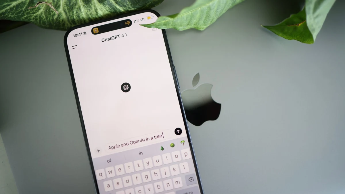 Apple (AAPL) Plans AI Reveals at WWDC 2026 Amid CEO Transition